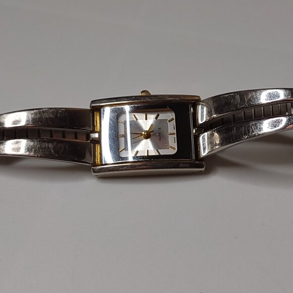 6.5 Inch Silver Tone Jaclyn Smith Stretch Watch - Picture 7 of 9